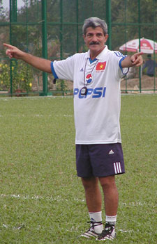 Tân HLV trưởng ĐTVN là Henrique Calisto